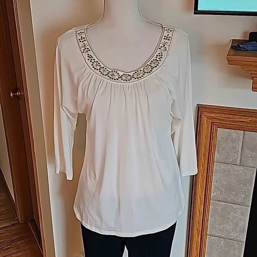 WHBM  tee